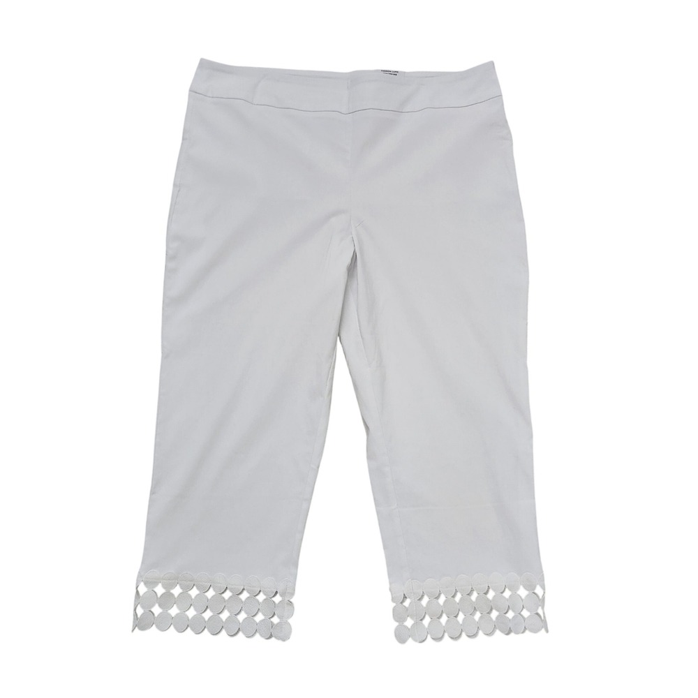 NWT Womens size XXL Bright White Lace Hem Tummy Control Capri Pants $50